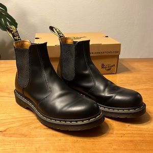 Dr. Martens Chelsea boots 2976, black nappa leather, size 10 like new!